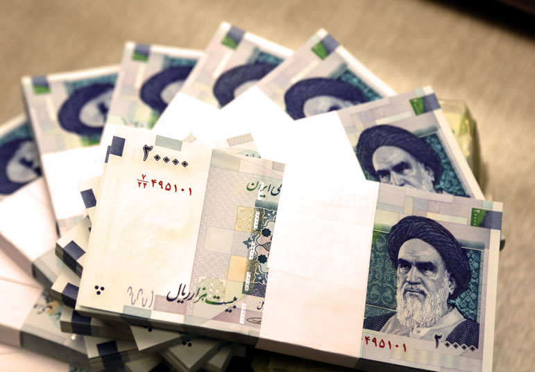 توزیع اسکناس نو در آستانه عید غدیر