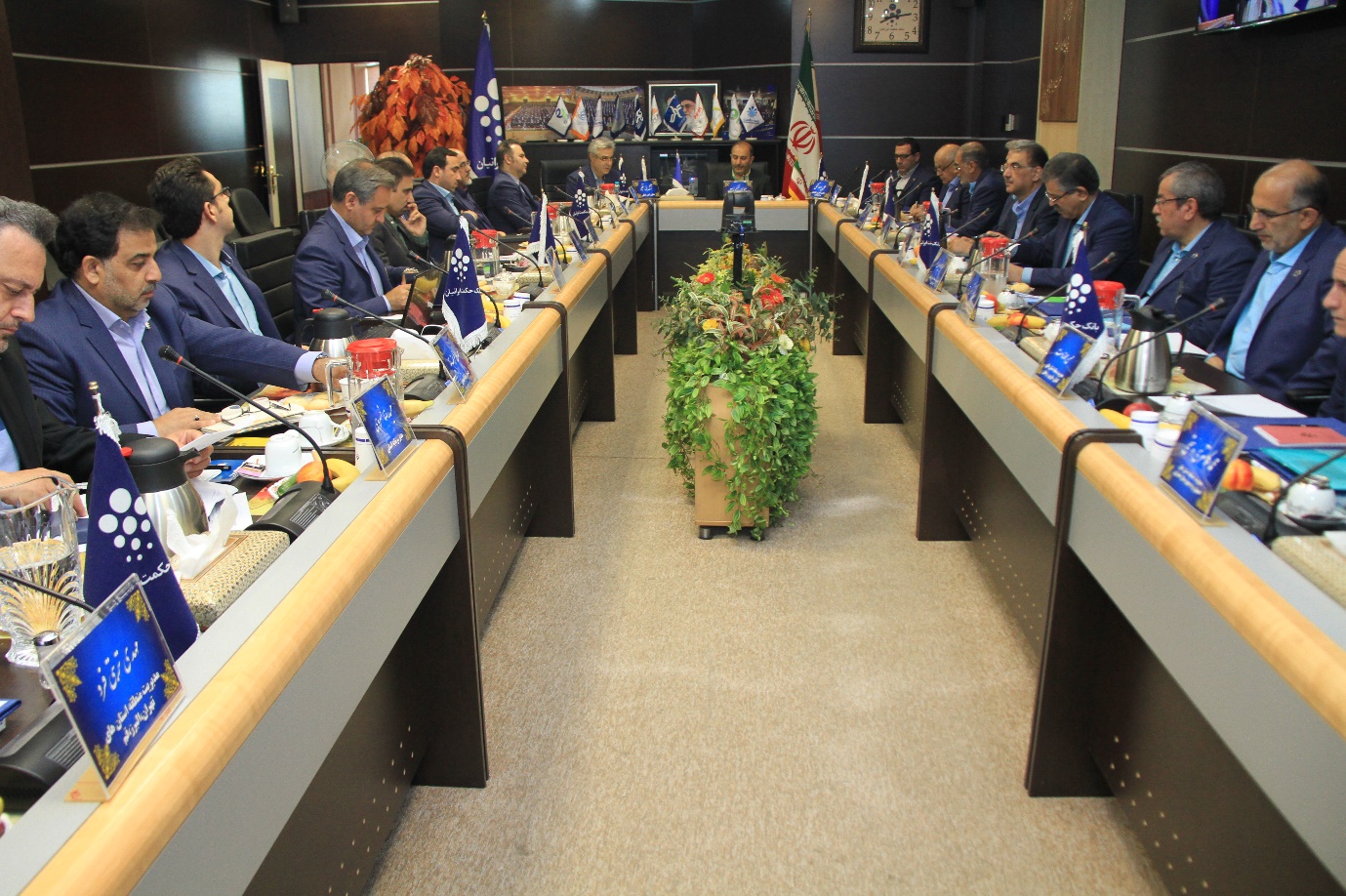 نشست هم اندیشی