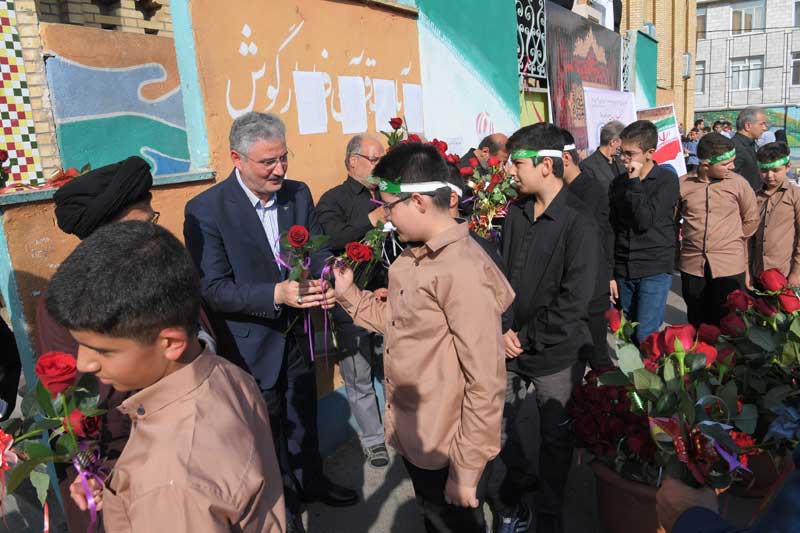آغاز سال تحصیلی با حضور عضو هیات مدیره بانک سرمایه