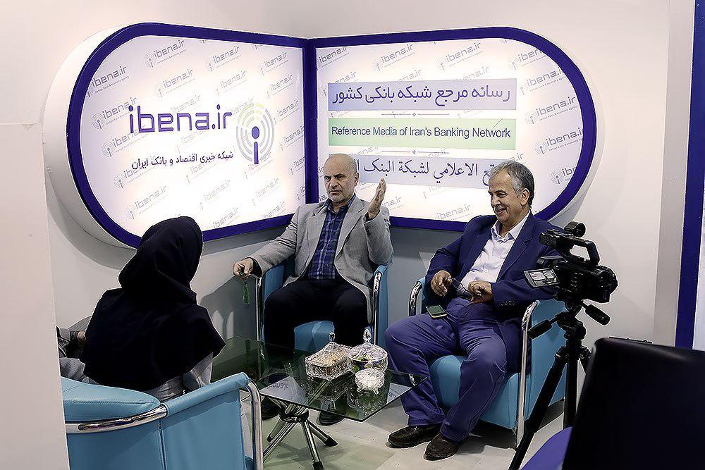 فرشاد مومنی