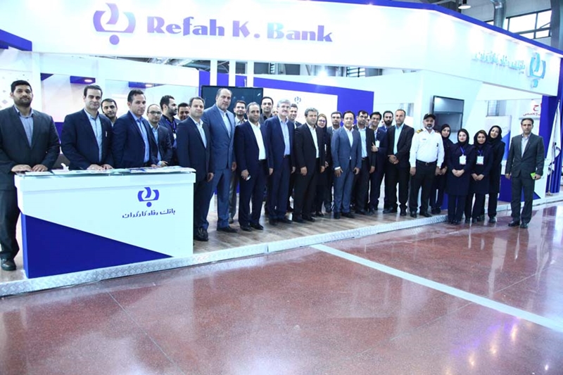 بازدید مدیر عامل بانک رفاه از نمایشگاه ایران هلث
