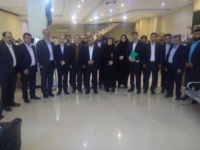 سرعت در ارائه خدمات کیفی ازجمله مزیتهای رقابتی شبکه بانکی میباشد