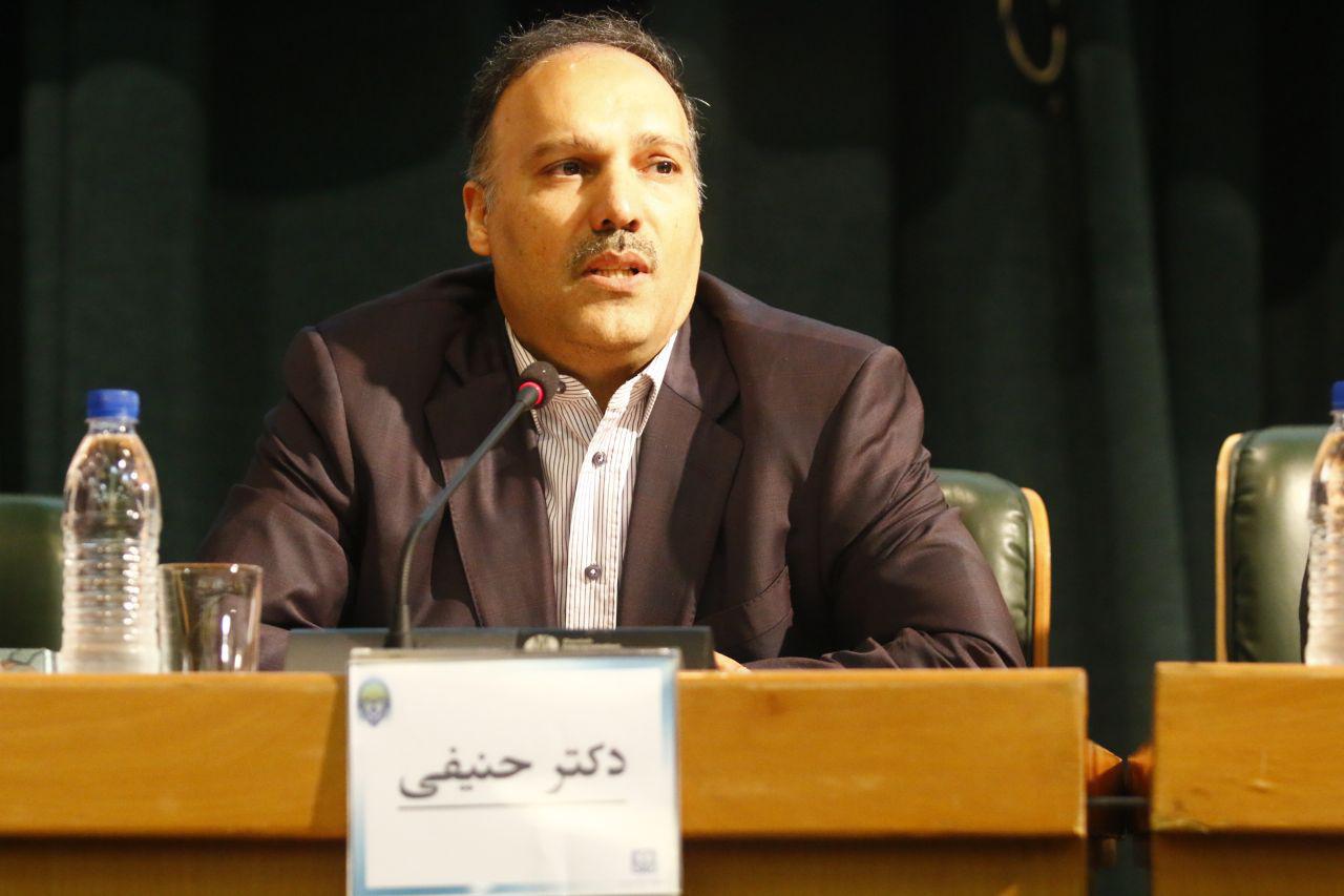 فرهاد حنیفی