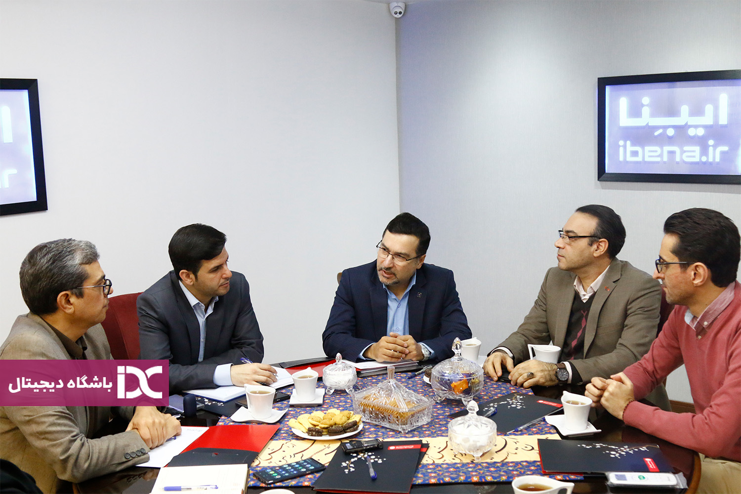 میزگرد بررسی رمز دوم پویا