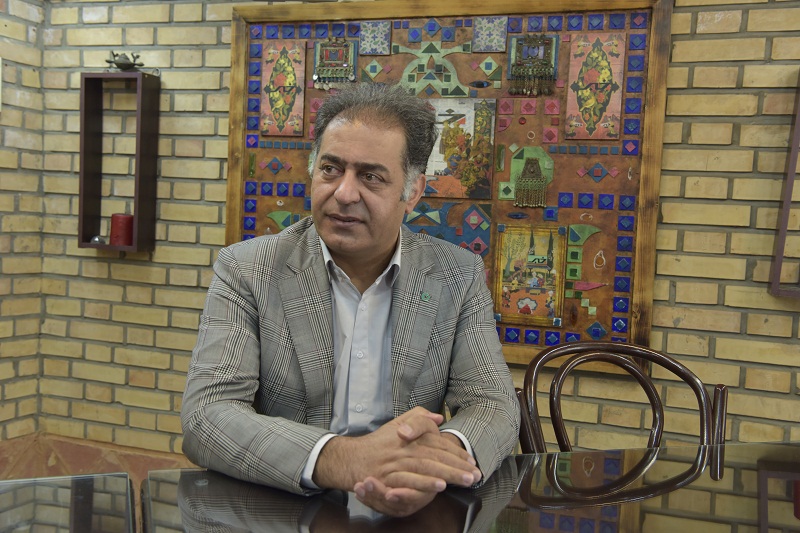 دکتر اکبری