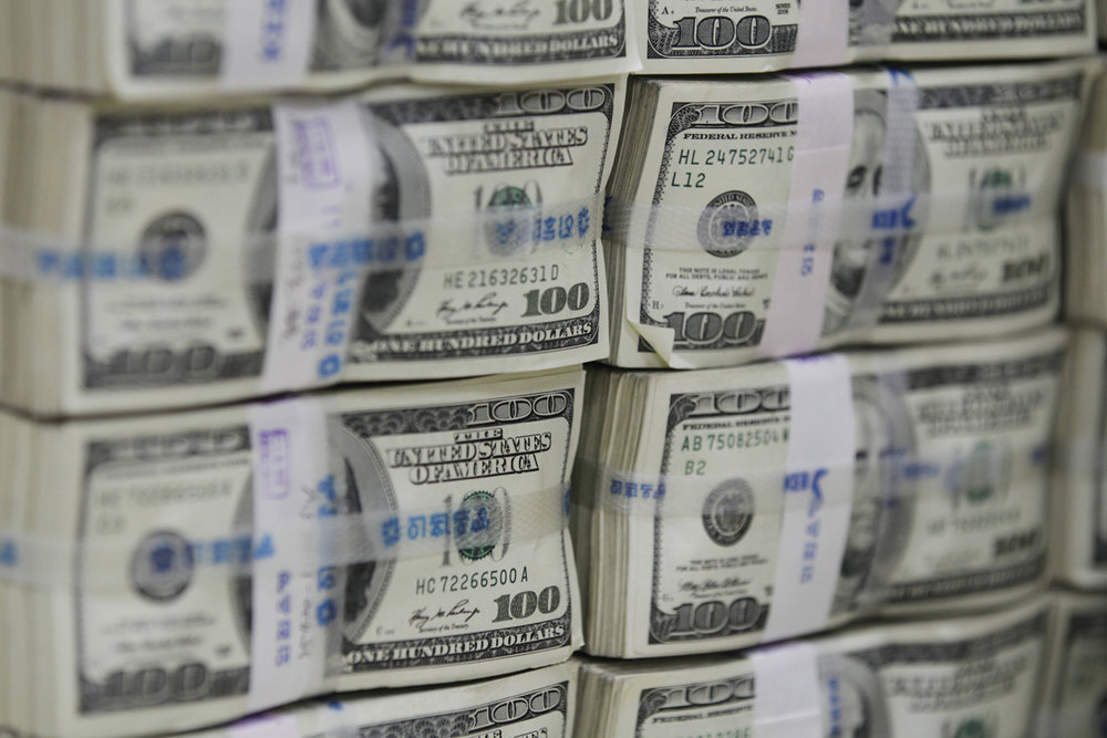125000 دلار ارز قاچاق کشف شد
