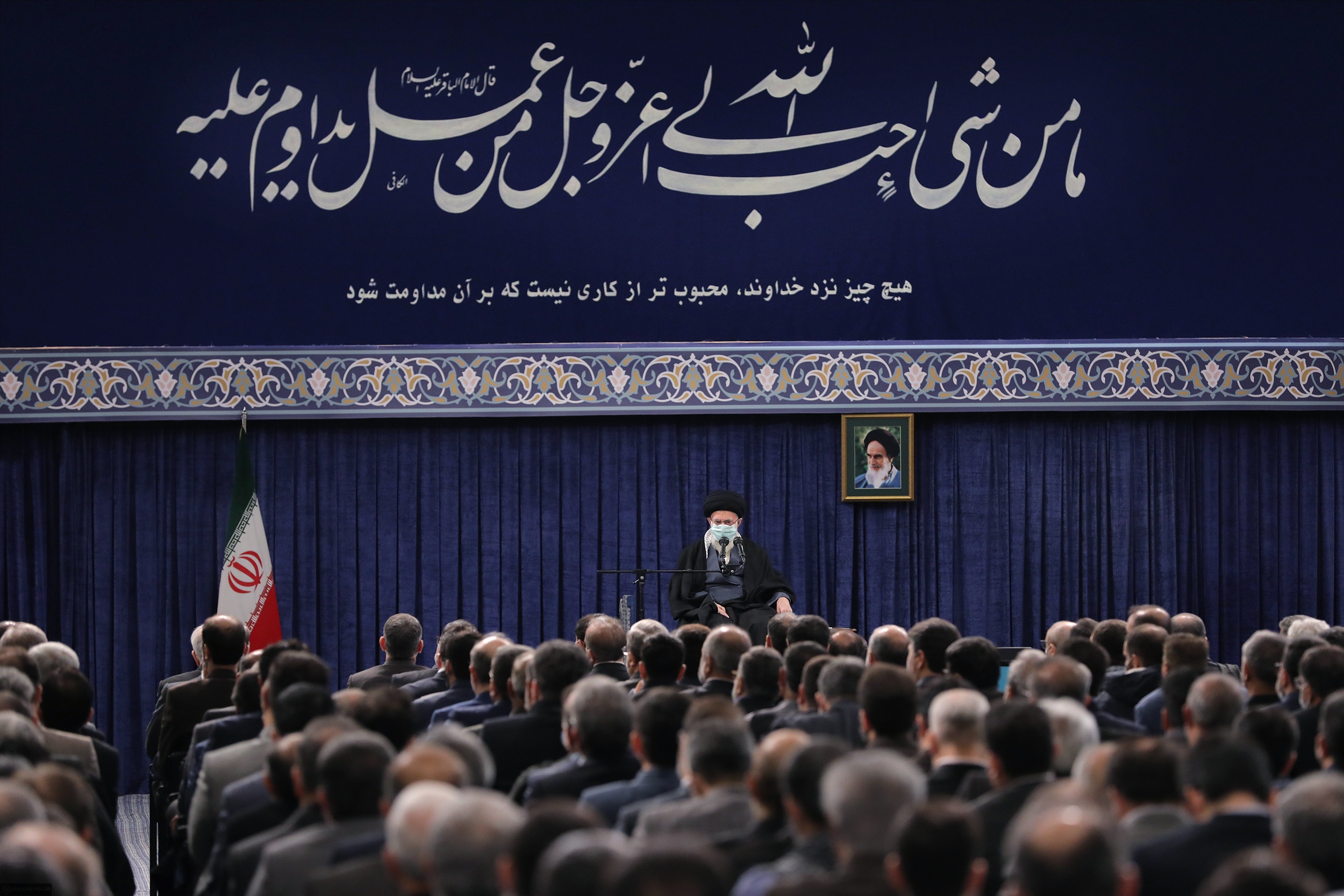 رهبر انقلاب: مجلس تعهدات مالی بدون منابع مطمئن به دولت تحمیل نکند/ «سرمایه گذاری در تولید» و «ارتقای بهره وری» دو رکن اساسی رشد اقتصادی