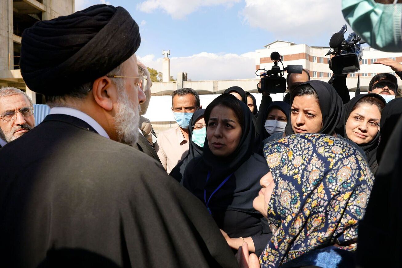 آیت الله رئیسی: برای تکمیل واحد&zwnj;های باقی مانده مسکن کار شبانه روزی ادامه دارد