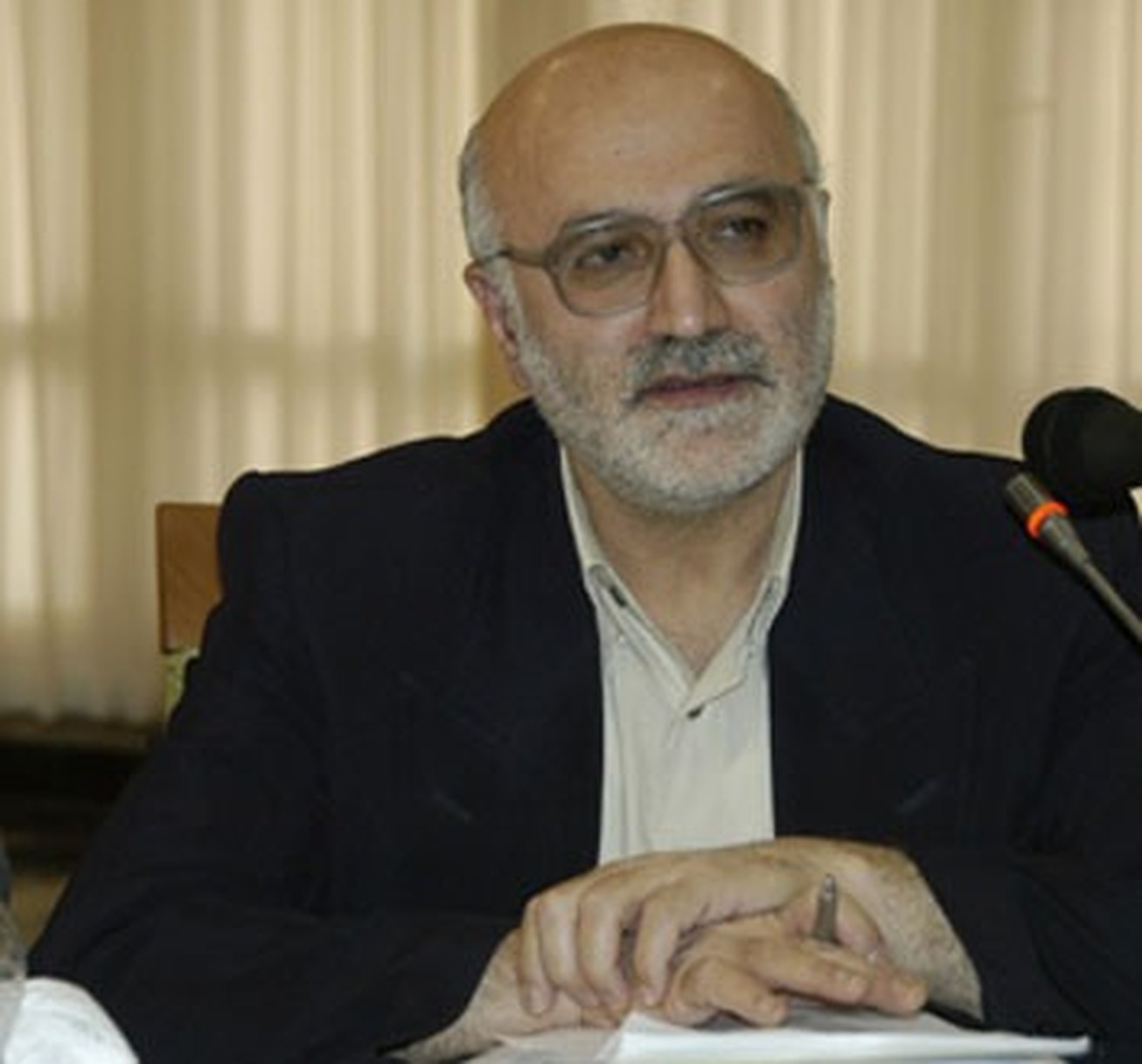 جنگ روانی دشمن ریشه نوسانات ارزی/ بازار ارز با راه&zwnj;اندازی مرکز مبادلات ارز و طلا آرام می&zwnj;شود