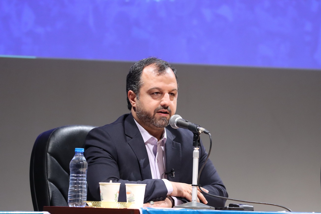 افزایش حقوق کارکنان دولت در سال ۱۴۰۲ اعلام شد/ تمهیدات جدید بانک مرکزی برای بازار ارز