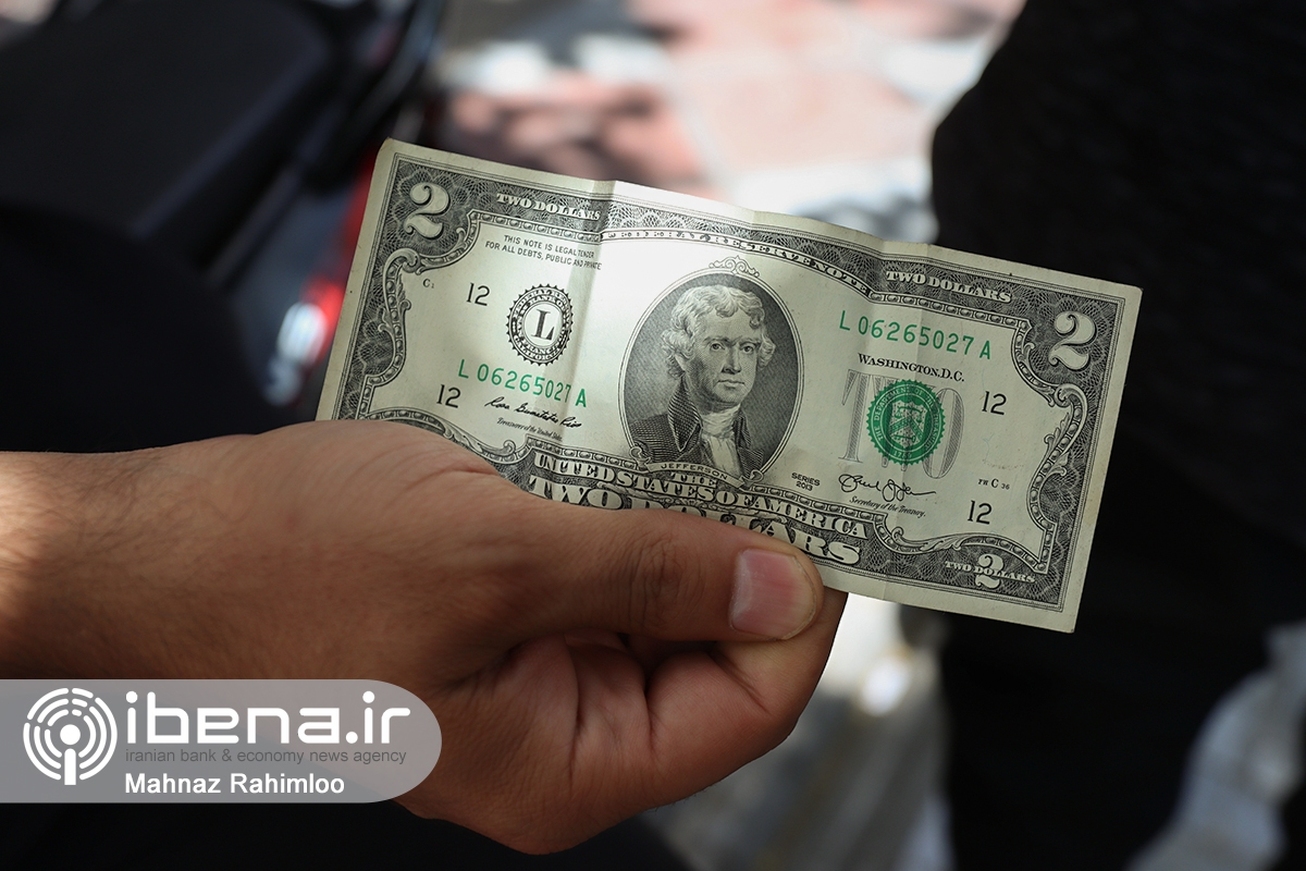 دلار توافقی برای اولین بار به کانال ۲۷ هزار تومان کاهش یافت/ مردم تمایلی به خرید ارز ندارند
