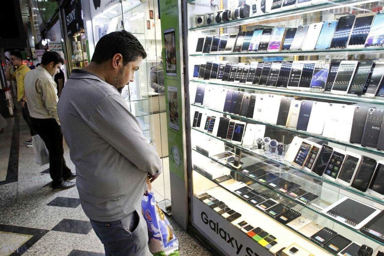 استثنائات واردات تلفن همراه، مانعی برای مدیریت منابع ارزی/ مالیات بر مصرف کالا&zwnj;های لوکس اعمال شود