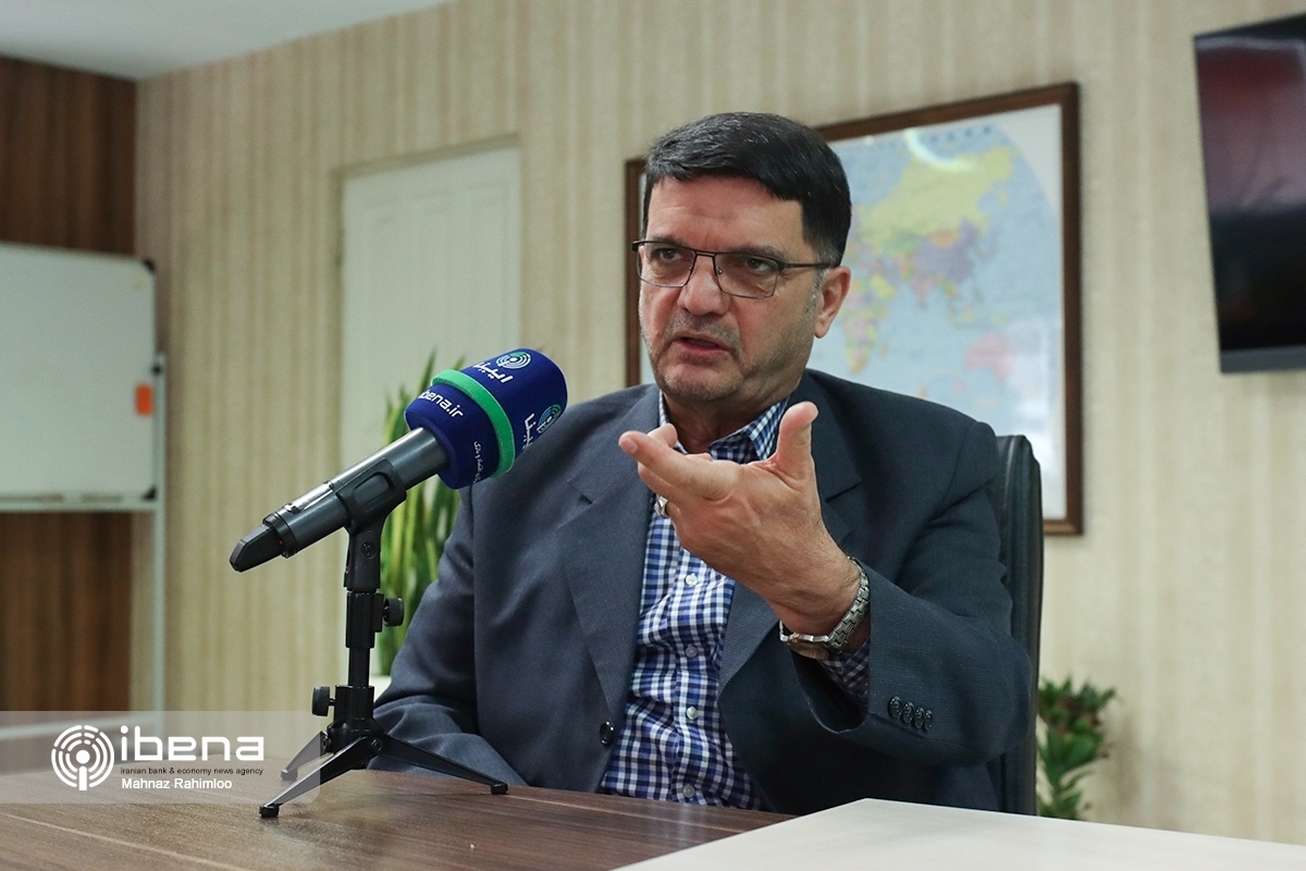 قیمت&zwnj;گذاری دستوری یا بازار آزاد؟/ جواب دولت بورس کالاست
