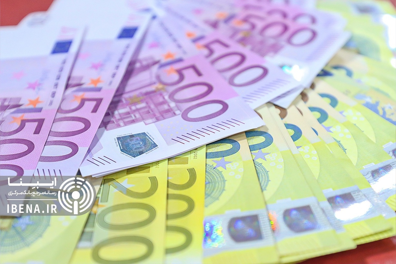 ثبات قیمت دلار در پاییز/ اثرات تصویب قانون جدید بانک مرکزی در کنترل بازار ارز