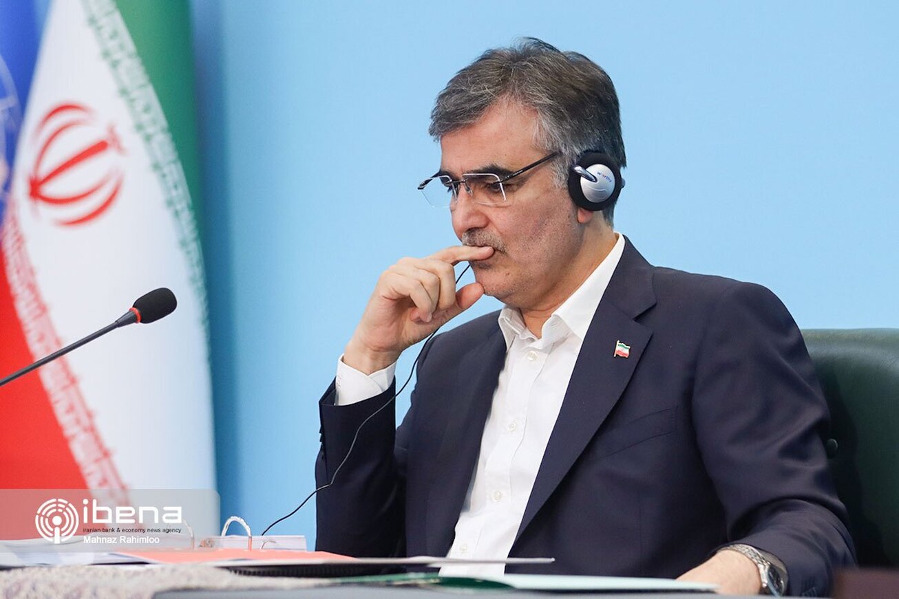 دیدار روسای&zwnj;کل بانک&zwnj;&zwnj;های مرکزی ایران و روسیه/ فصل جدید روابط بانکی دو کشور آغاز شد