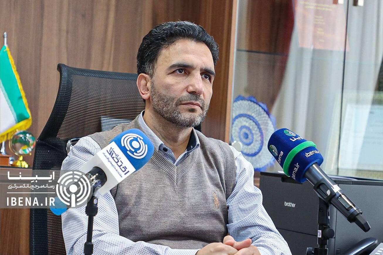 قیمت دلار به نرخ هدف بانک مرکزی کاهش می یابد
