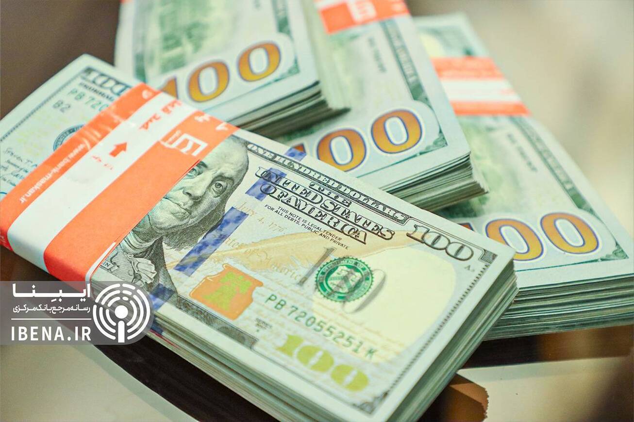 بلومبرگ: اتکای جهان به قدرت اقتصاد آمریکا و دلار خطرناک است