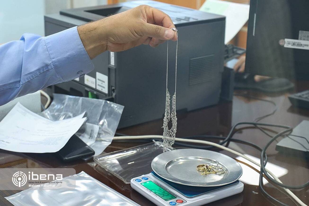 قیمت هر گرم طلای ۱۸ عیار در بازار؛ شنبه ۲۳ اردیبهشت ۱۴۰۲/ ریزش ۲.۵ درصدی قیمت طلا
