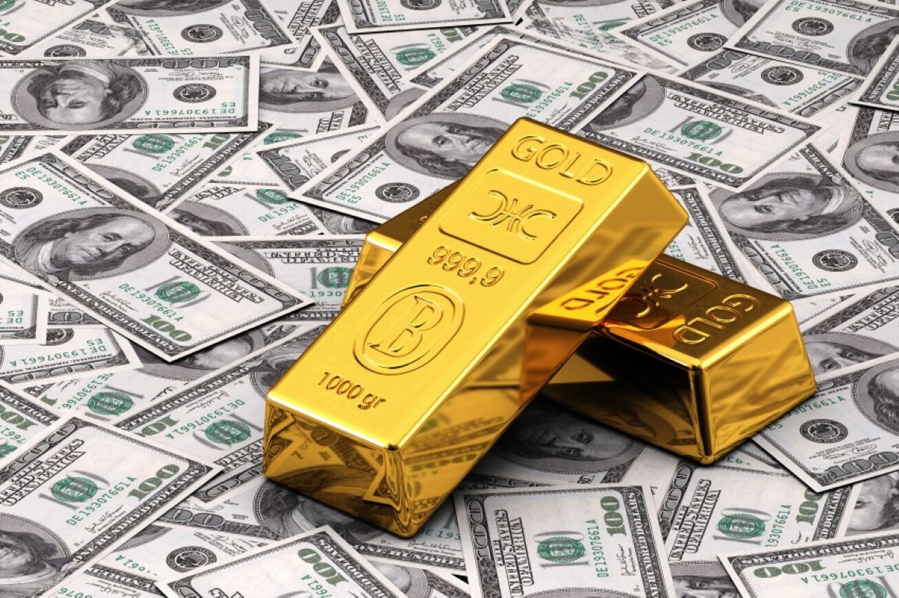 طلای جهانی از دلار سبقت گرفت