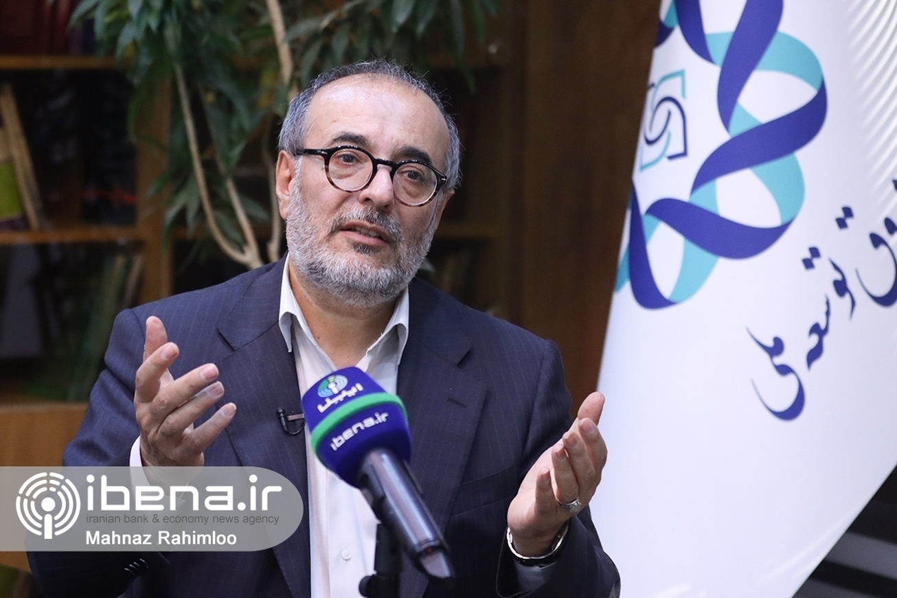 بنگاه&zwnj;داری برای صندوق توسعه ملی "سم مهلک" است/ ماجرای تملک سهام بانک&zwnj;های تجارت و ملت