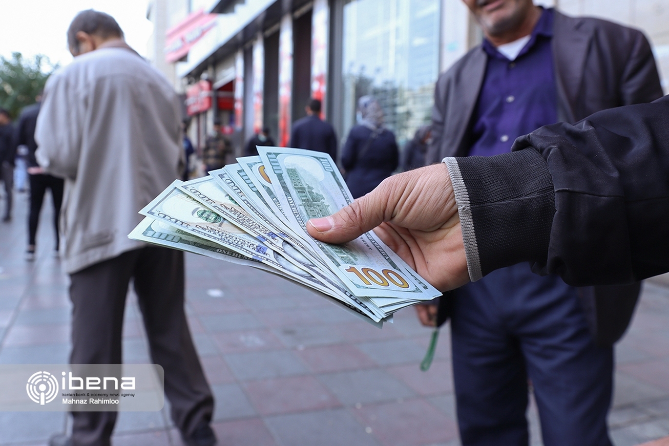 ثبات بازار ارز با اجرای سیاست تثبیت بانک مرکزی/ پیام&zwnj;رسان جایگزین سوئیفت راهگشاست