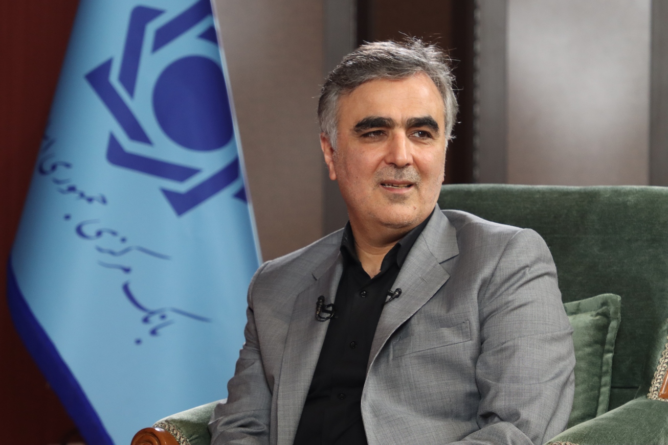 نسخه فرزین برای کنترل تورم/ بازار ارز باید باثبات باشد
