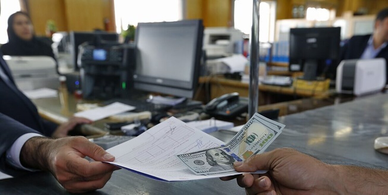 برخورد مقتدرانه با صرافی&zwnj;های متخلف از ابزار&zwnj;های تثبیت بازار ارز بود