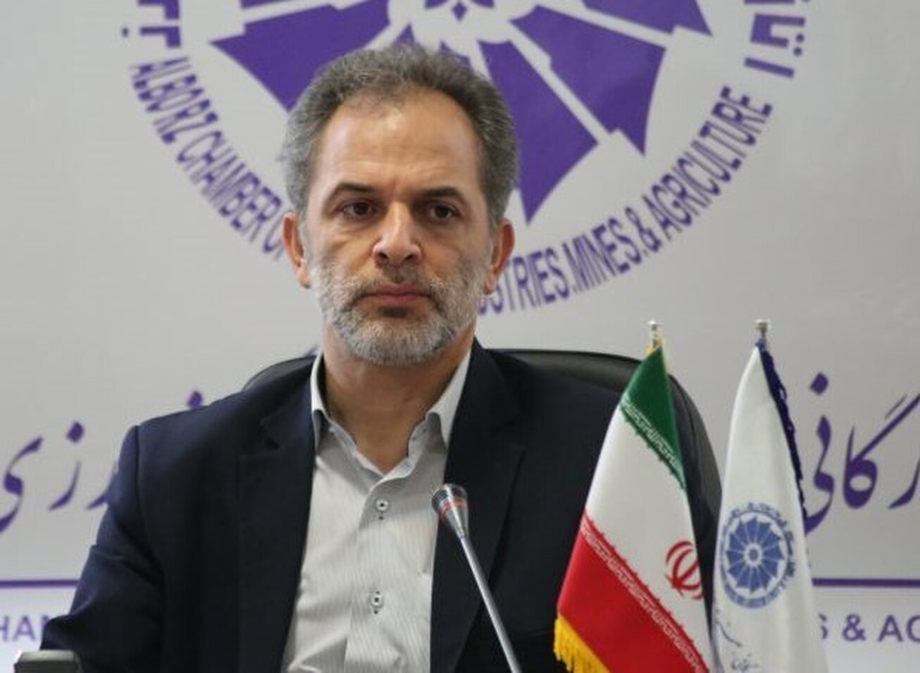 بازار ارز همچنان نیازمند نظارت جدی بانک مرکزی است/ جامعه صرافان رویه اشتباه کانون را تکرار نکند