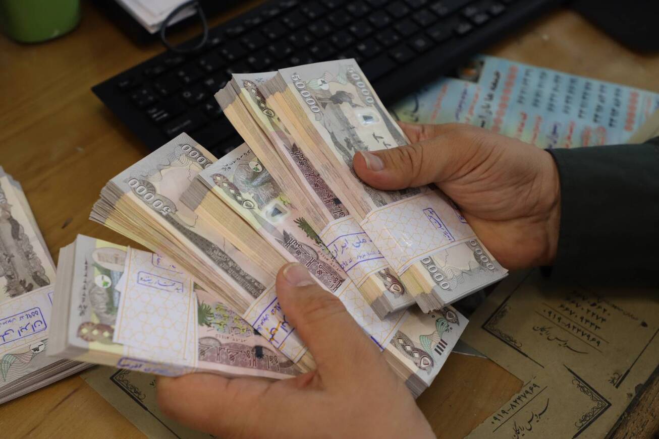 عرضه ارز اربعین دو برابر شد/ ۵۴۱ هزار و ۳۵۰ نفر زائر، دینار عراق گرفتند