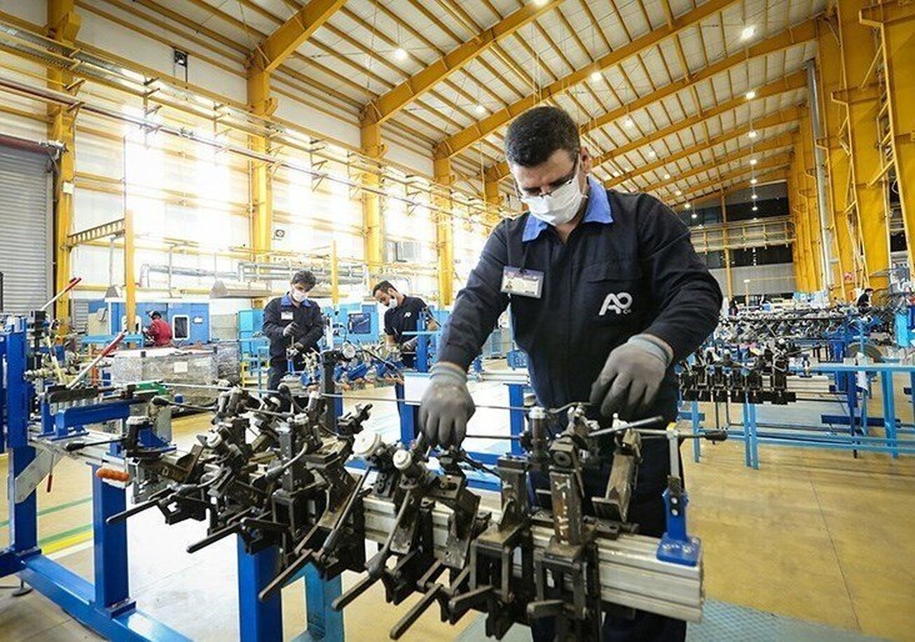 شرط وزیر کار برای بازنگری در حداقل حقوق کارگران