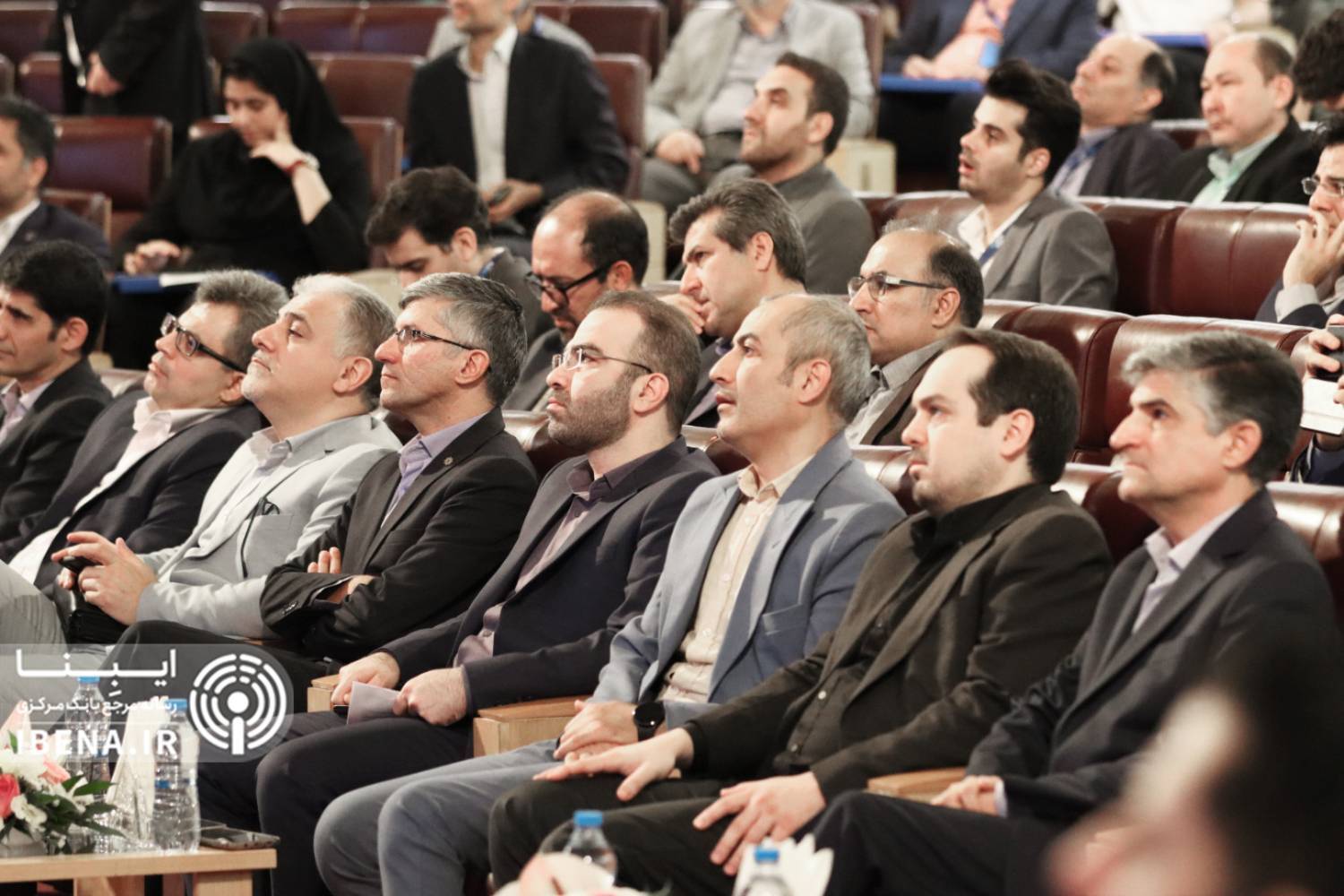انحراف مصارف اعتبارات از جمله آسیبهای نظام بانکی است انحراف مصارف اعتبارات از جمله آسیبهای نظام بانکی است