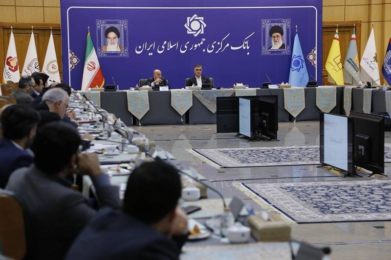 بانکهای تجاری باید با فروش بنگاهها، از بنگاهداری خارج شوند/ دستهبندی بانکها در قالب فعالیتهای تخصصی بانکهای تجاری باید با فروش بنگاهها، از بنگاهداری خارج شوند/ دستهبندی بانکها در قالب فعالیتهای تخصصی