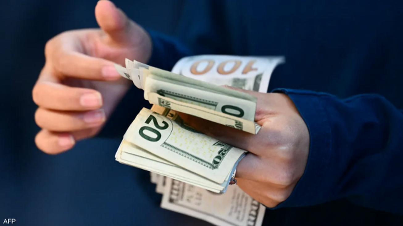تضعیف دلار بیشتر شد