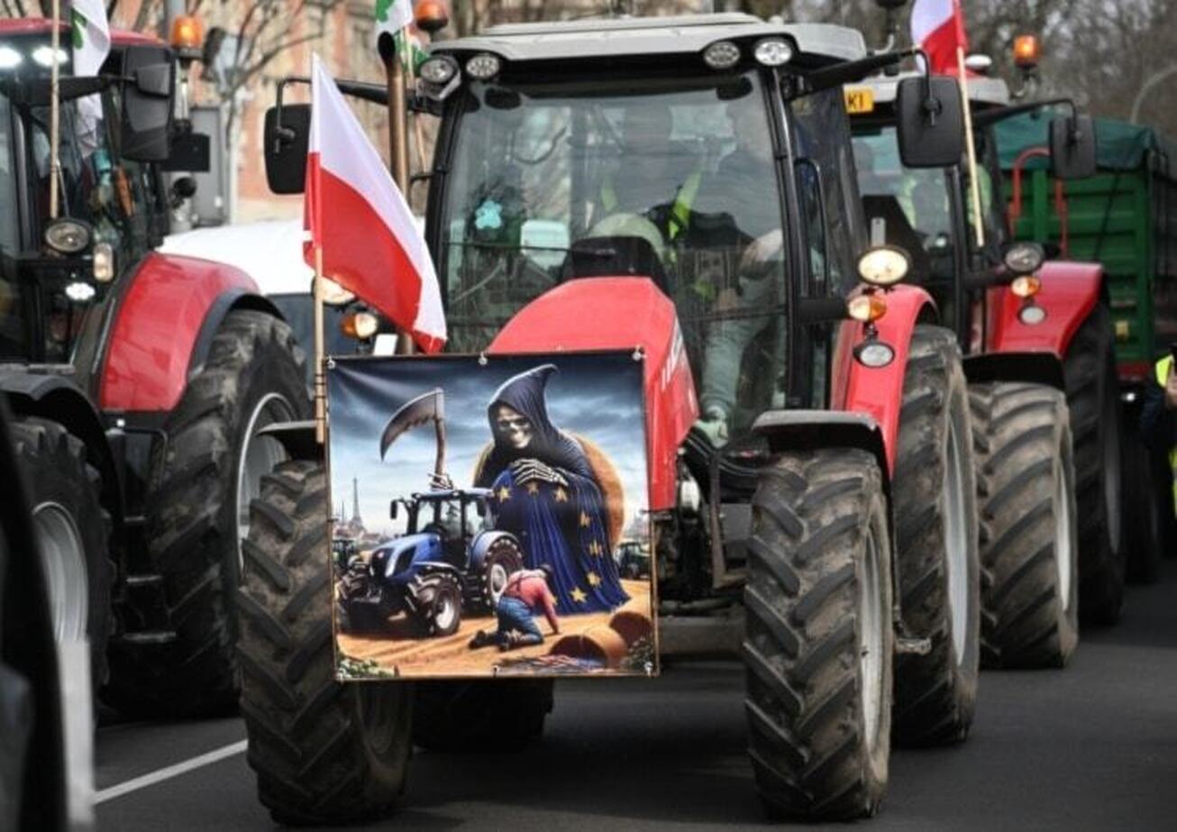 کشاورزان لهستانی جاده&zwnj;ها را به روی واردات اوکراین بستند