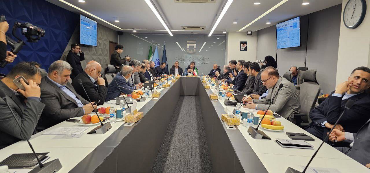 برگزاری جلسه مشترک بانک مرکزی و کمیسیون اقتصادی مجلس در مرکز مبادله/ حجم معاملات در بازار ارز تجاری از یک میلیارد و ۸۸۳ میلیون دلار گذشت برگزاری جلسه مشترک بانک مرکزی و کمیسیون اقتصادی مجلس در مرکز مبادله/ حجم معاملات در بازار ارز تجاری از یک میلیارد و ۸۸۳ میلیون دلار گذشت