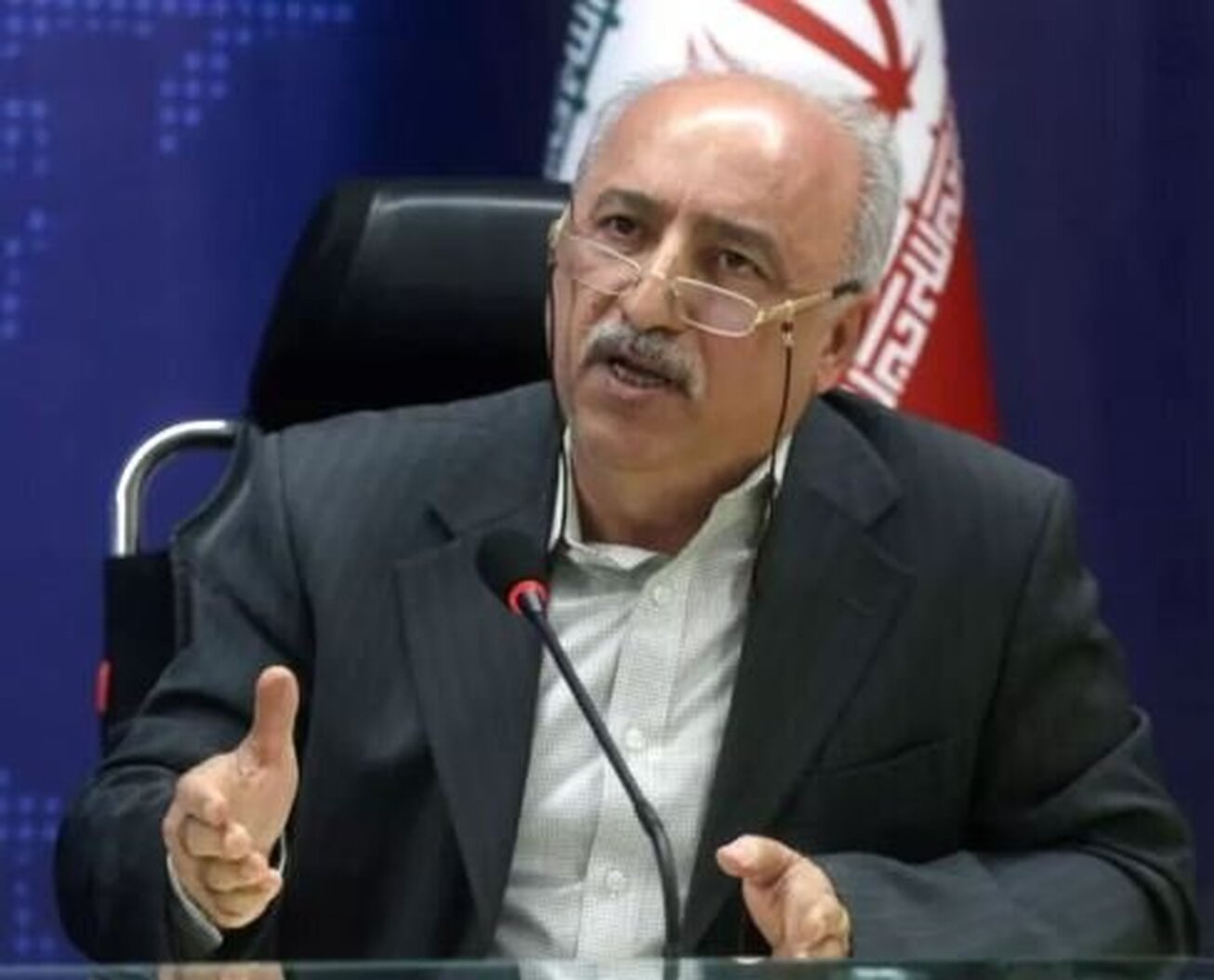 باید به سیاست تثبیت نرخ ارز برگردیم؛ آزادسازی جواب نمی&zwnj;دهد