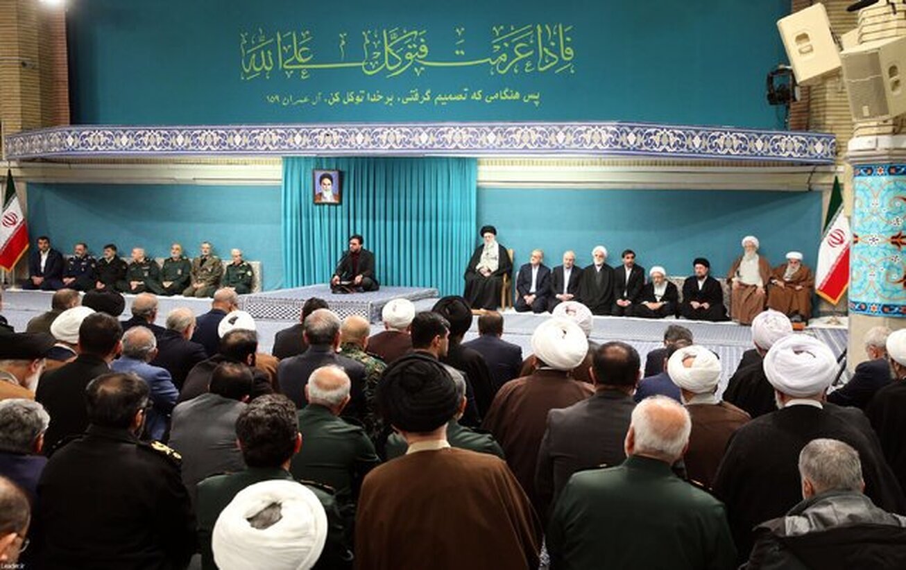 یکی از اساسی&zwnj;ترین کارها اصلاح نظام ارزی کشور وتقویت پول ملی است