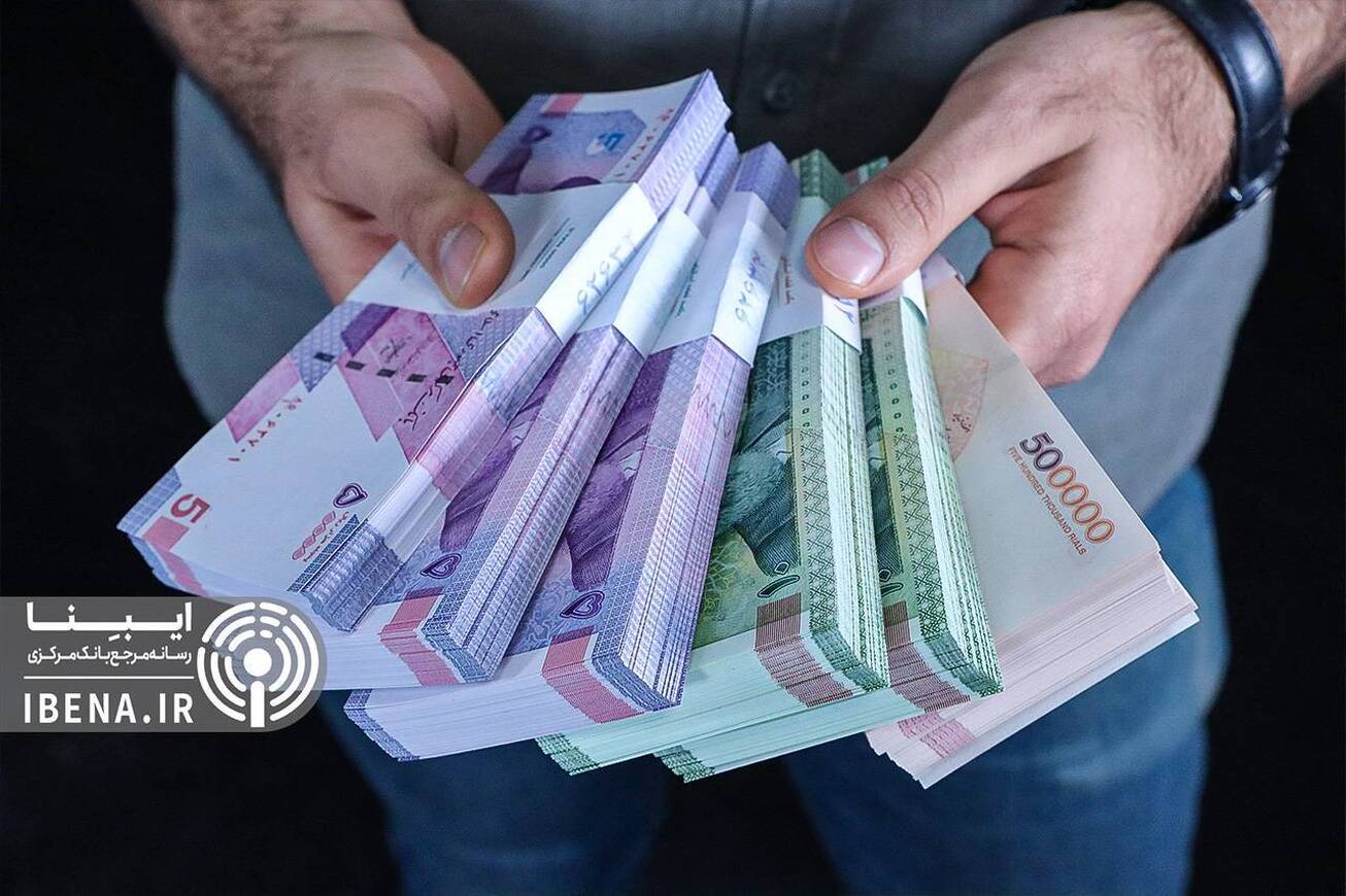 کوچ نقدینگی از بازار&zwnj;های سفته بازی به بورس/ نوسان ارز سیاسی و هیجانی بود