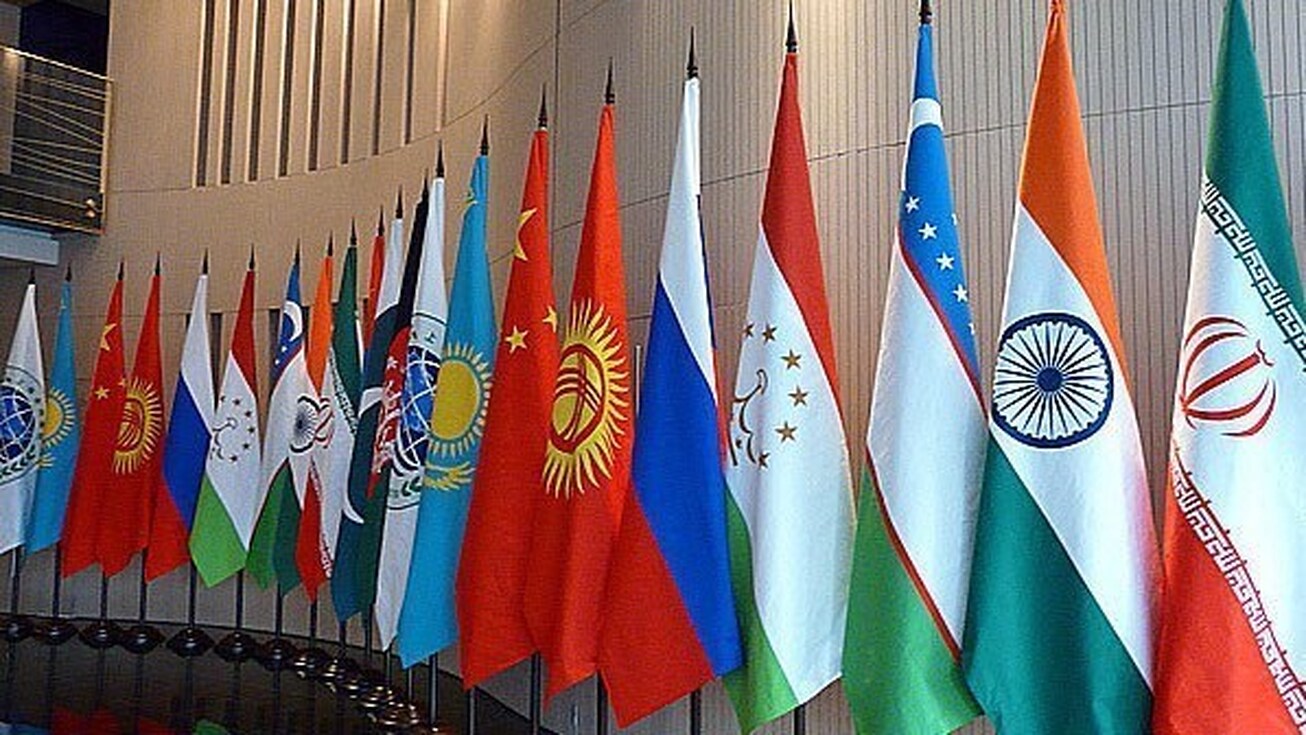 یک دقیقه سکوت در نشست شانگهای