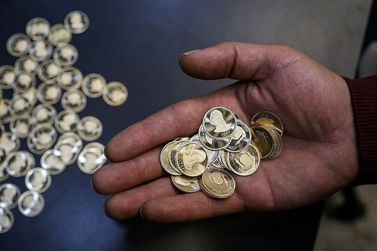سیر نزولی قیمت طلا و سکه ادامه دارد