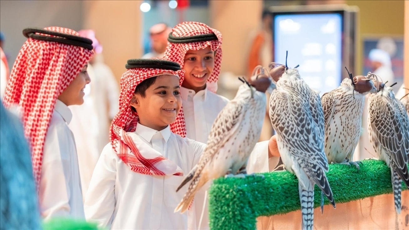 فروش ۲.۷ میلیون دلار پرنده شاهین در حراج بین&zwnj;المللی عربستان