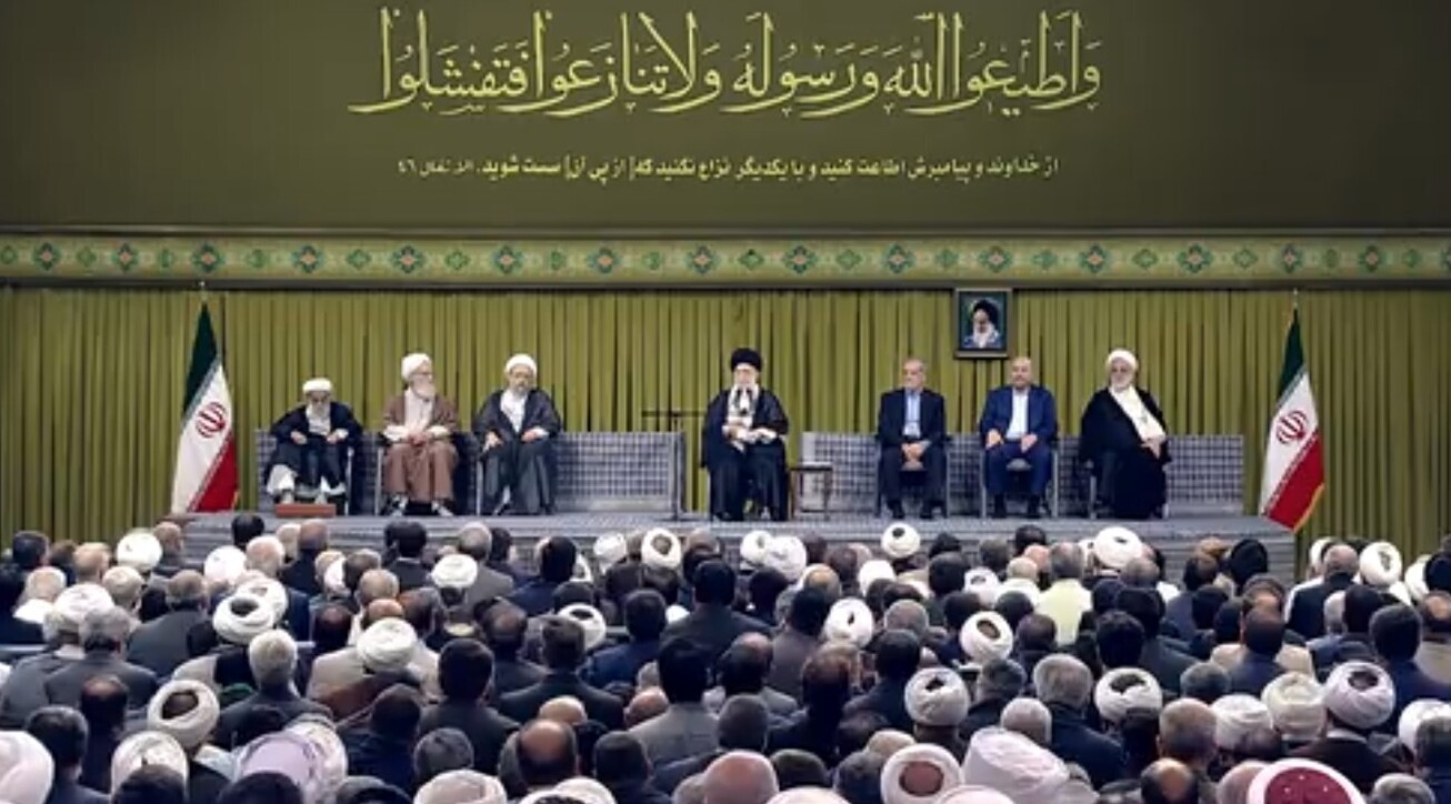 رهبر انقلاب: اگر می&zwnj;خواهیم پیام وحدت ما در دنیا صادقانه تلقی شود باید در میان خودمان وحدت وجود داشته باشد