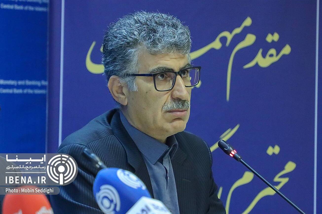 خروج سرمایه فقط به معنای خروج دارایی از کشور نیست/ بهبود فرآیند تامین مالی با ایجاد ثبات اقتصادی و افزایش پس&zwnj;انداز