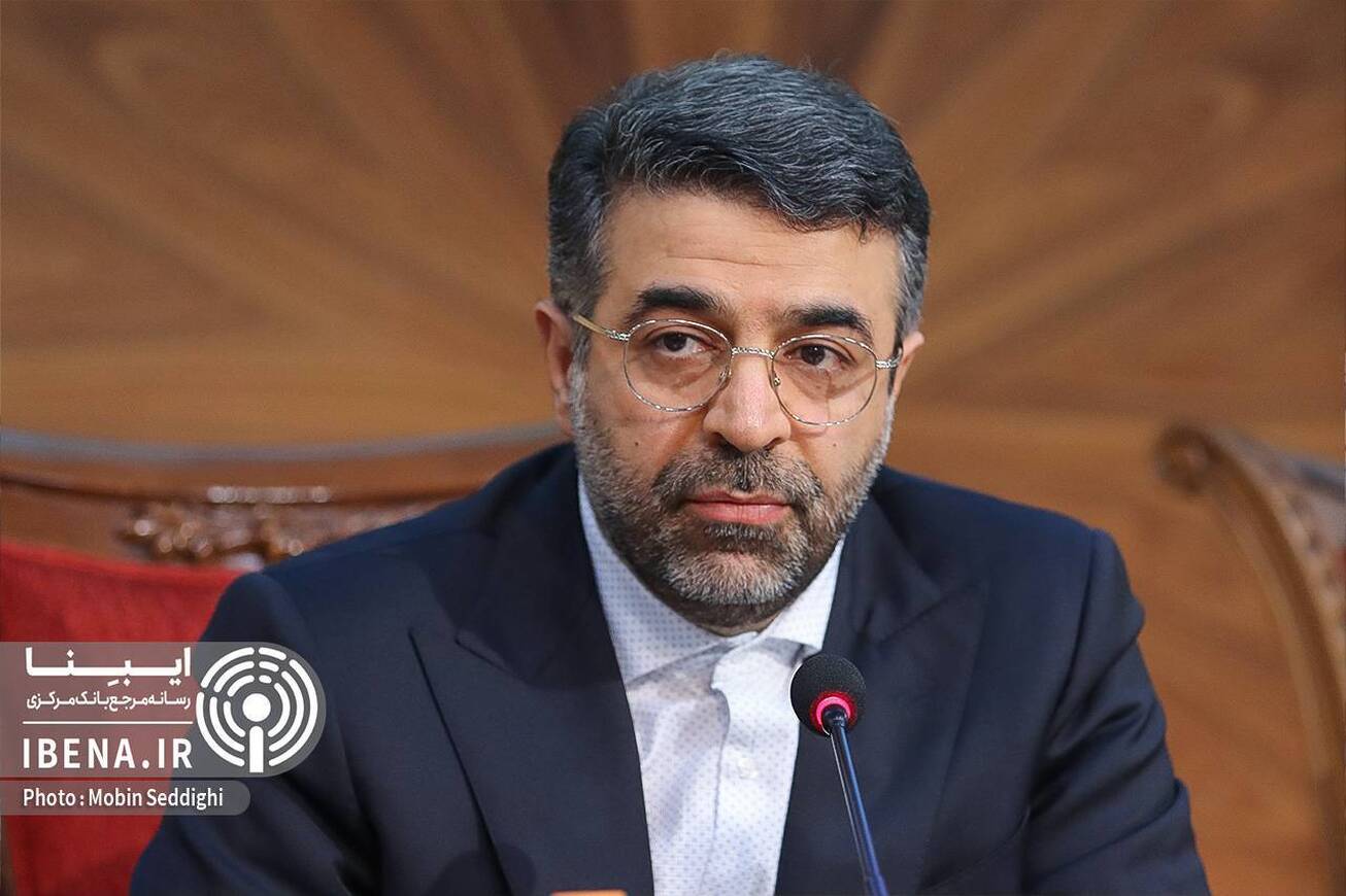 مرکز مبادله وظیفه عملیات بازار را بر عهده دارد/ برنامه&zwnj;هایی برای افزایش مشارکت بخش خصوصی در سامانه ارز تجاری