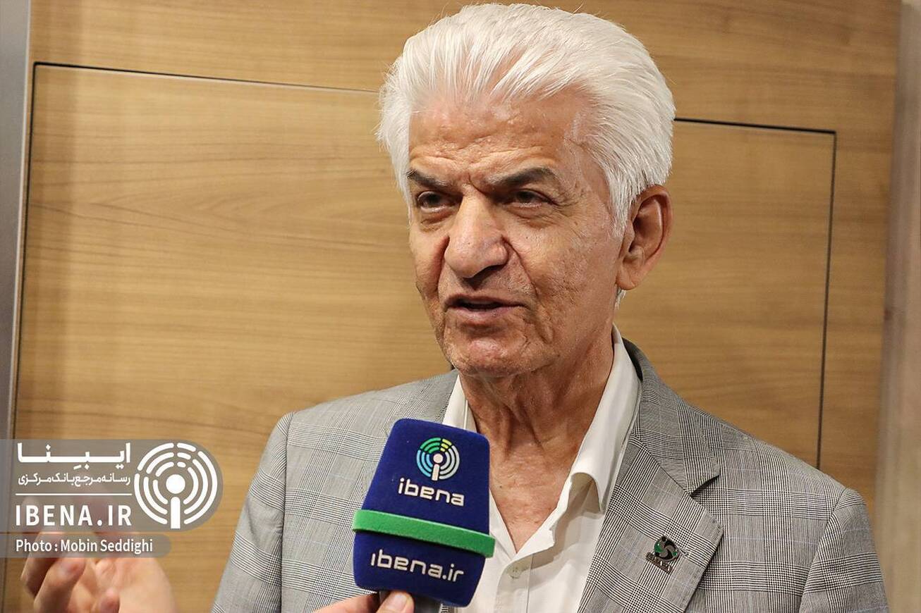 کشف نرخ در بازار تجاری بدون دخالت بانک مرکزی سیاست درستی است/ ضرورت تک&zwnj;نرخی شدن ارز