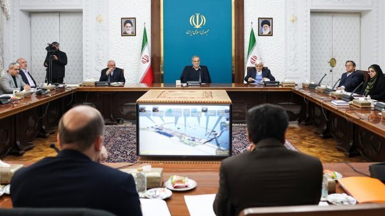 تکمیل کریدور&zwnj;های ریلی و جاده&zwnj;ای برای اتصال بنادر کشور به یکدیگر ضروری است