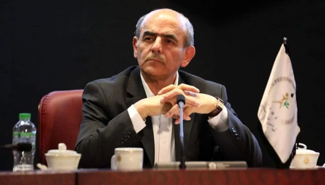 عوامل سیاسی خارجی و تنش&zwnj;های بین&zwnj;المللی عامل نوسانات نرخ ارز و طلا/ می&zwnj;توان با خصوصی&zwnj;سازی بازارها را کنترل کرد