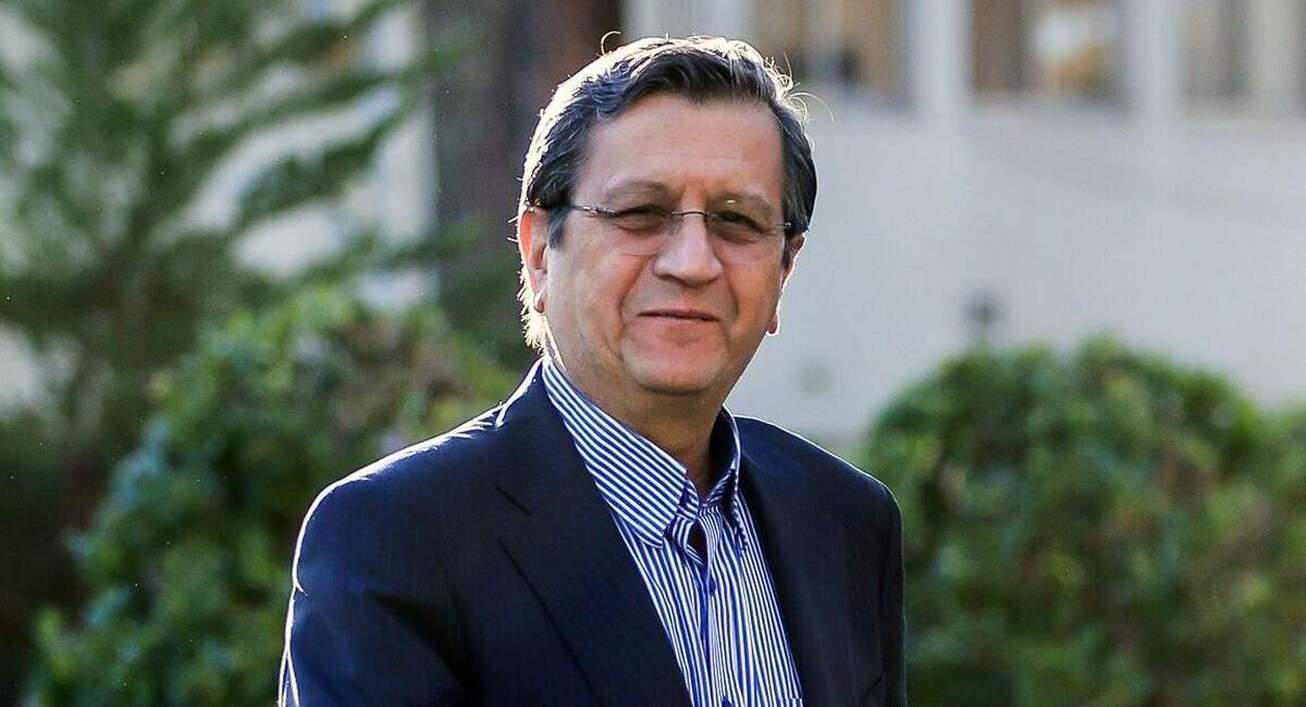 همتی تجربه و دانش کافی برای مدیریت اقتصاد در شرایط کنونی را دارد
