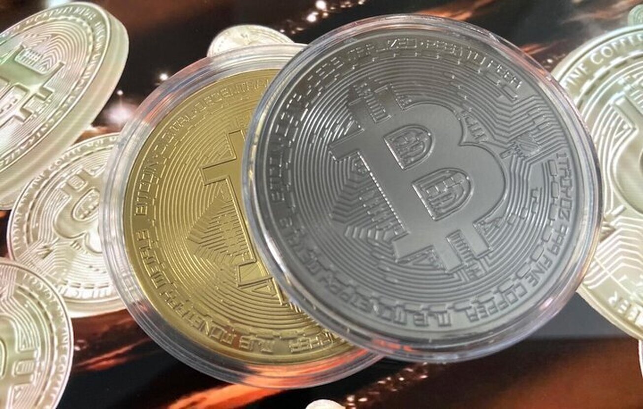 قیمت بیت&zwnj;کوین بالای ۹۰ هزار دلار ماند