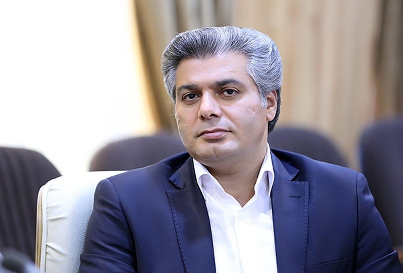 تقاضا در بازار ارز و طلا هیجانی&zwnj;ست/ استقلال بانک مرکزی برای مدیریت بازار حفظ شود